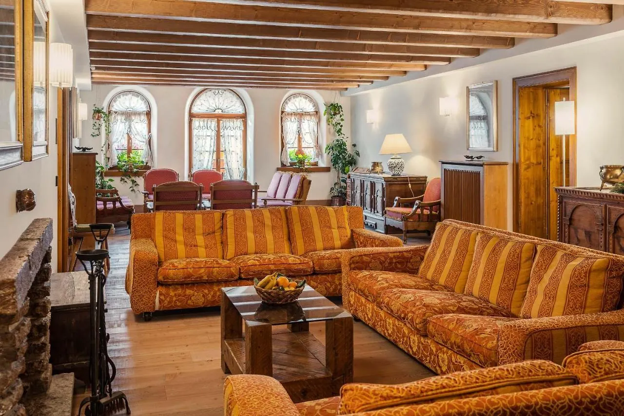 Royal Hotel Cortina Cortina dʼAmpezzo 3*,  Italia