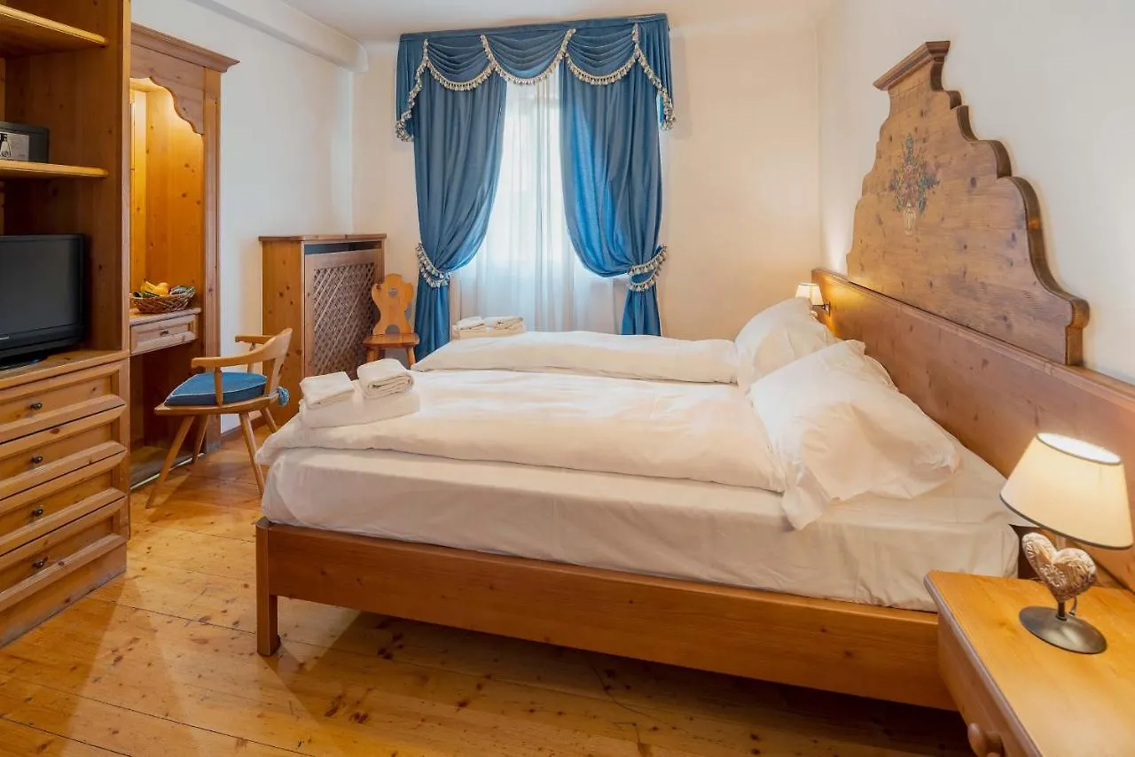 Royal Hotel Cortina Cortina dʼAmpezzo 3*,