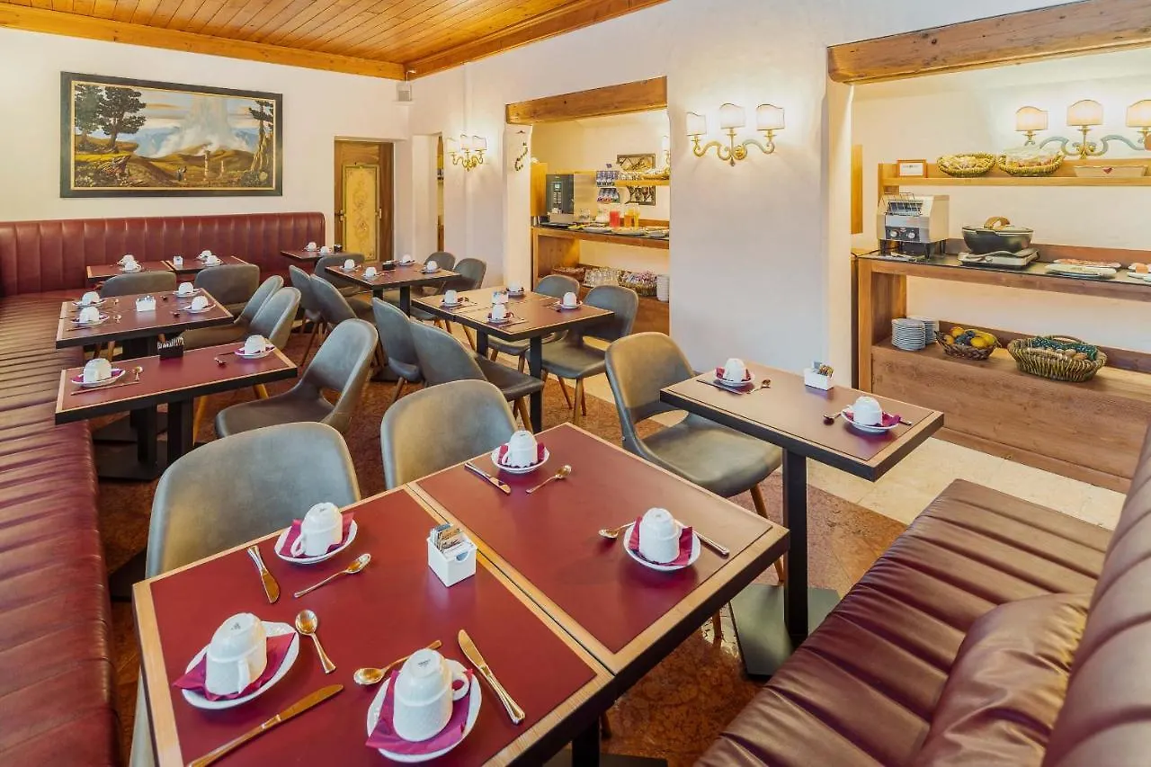 Royal Hotel Cortina Cortina dʼAmpezzo 3*,