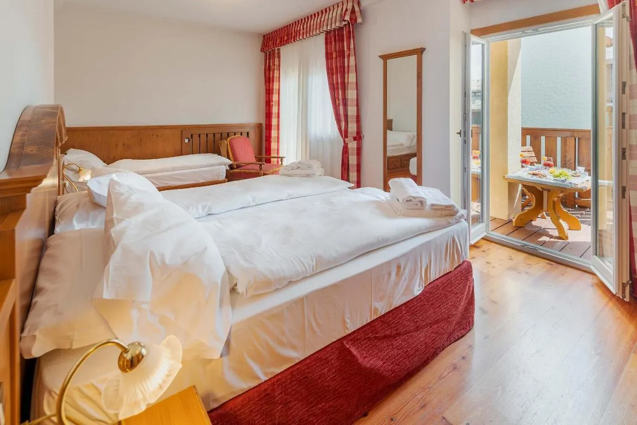 Royal Hotel Cortina Κορτίνα Ντ' Αμπέτσο